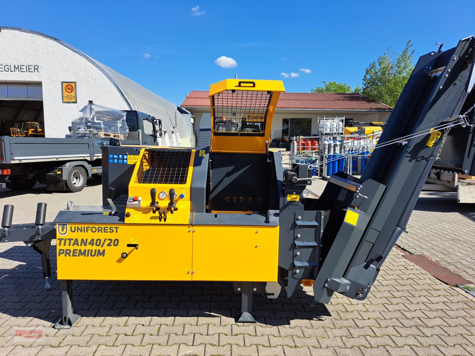 Sägeautomat & Spaltautomat типа Uniforest Titan 40/20 Sägespaltautomat, Neumaschine в Rottenburg a.d. Laaber (Фотография 2)