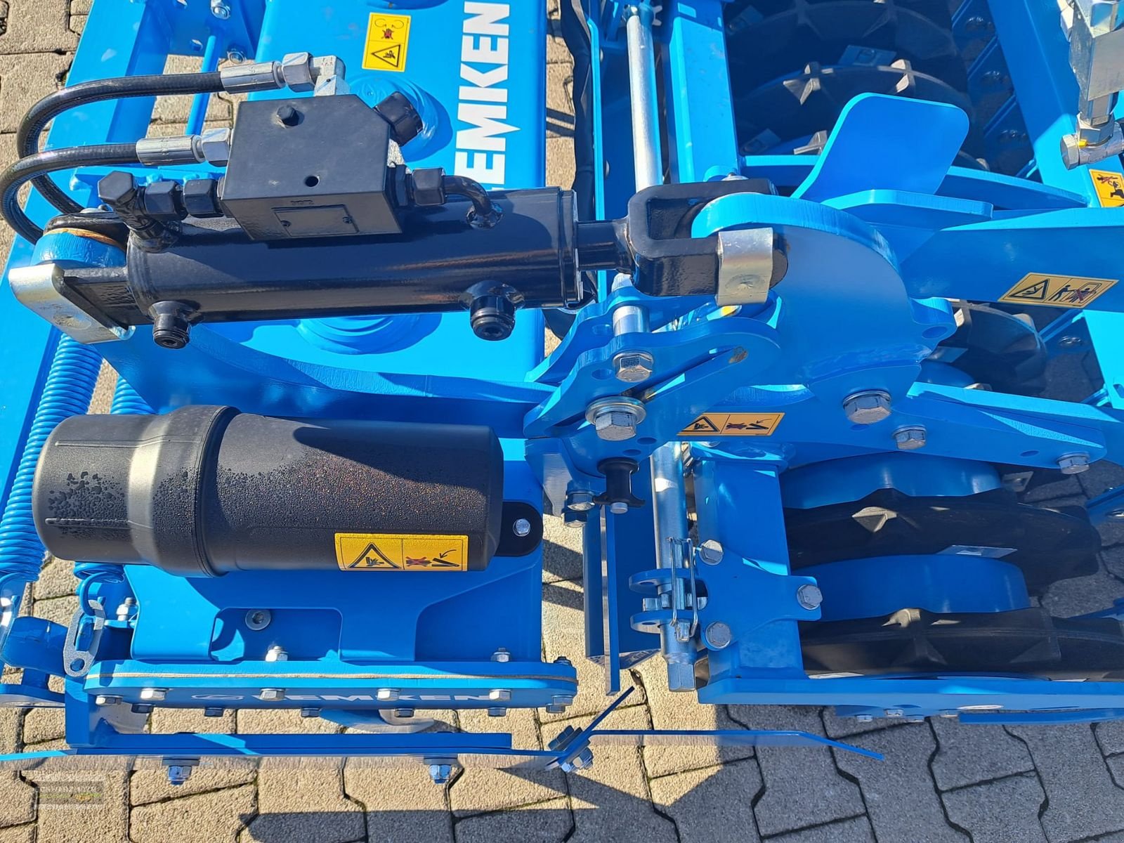 Sämaschine van het type Lemken Zirkon 12+Sahihr 10 ISOBUS, Neumaschine in Aurolzmünster (Foto 17)