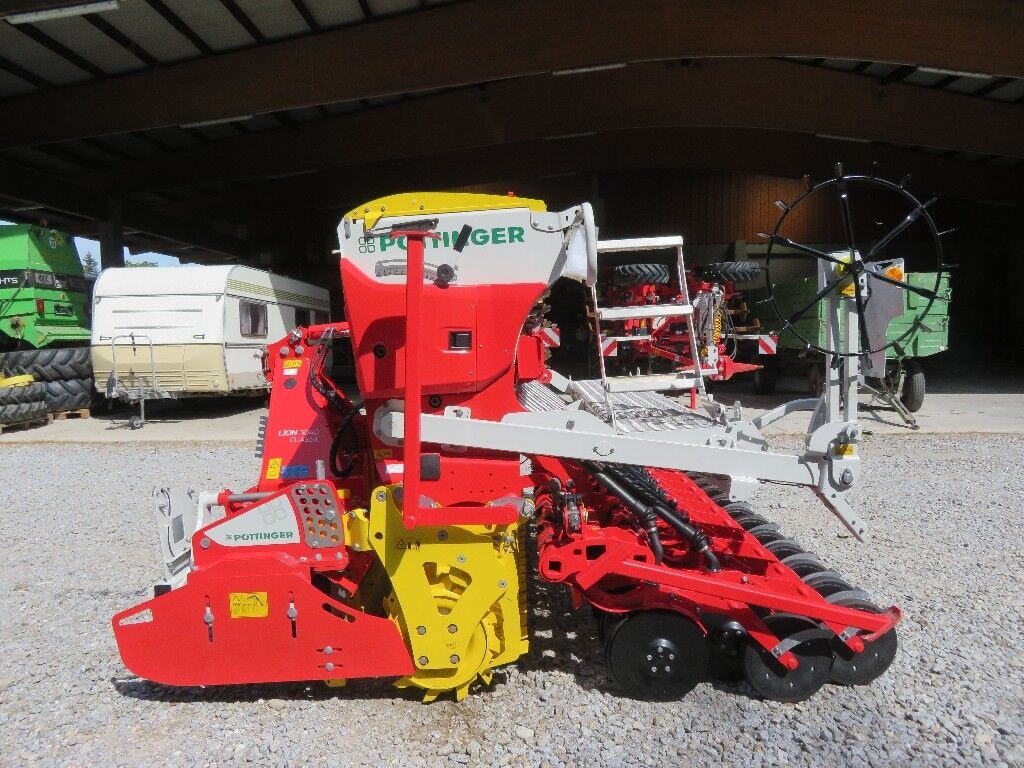 Sämaschine of the type Pöttinger Lion 3040C & Vitasem M3000DD, Neumaschine in Pasching (Picture 9)