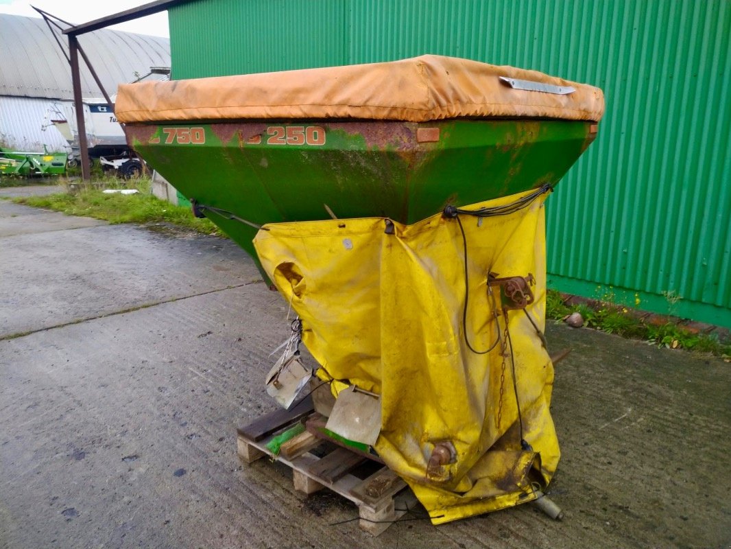 Sandstreuer & Salzstreuer van het type Amazone E+S 750, Gebrauchtmaschine in Liebenwalde (Foto 1)