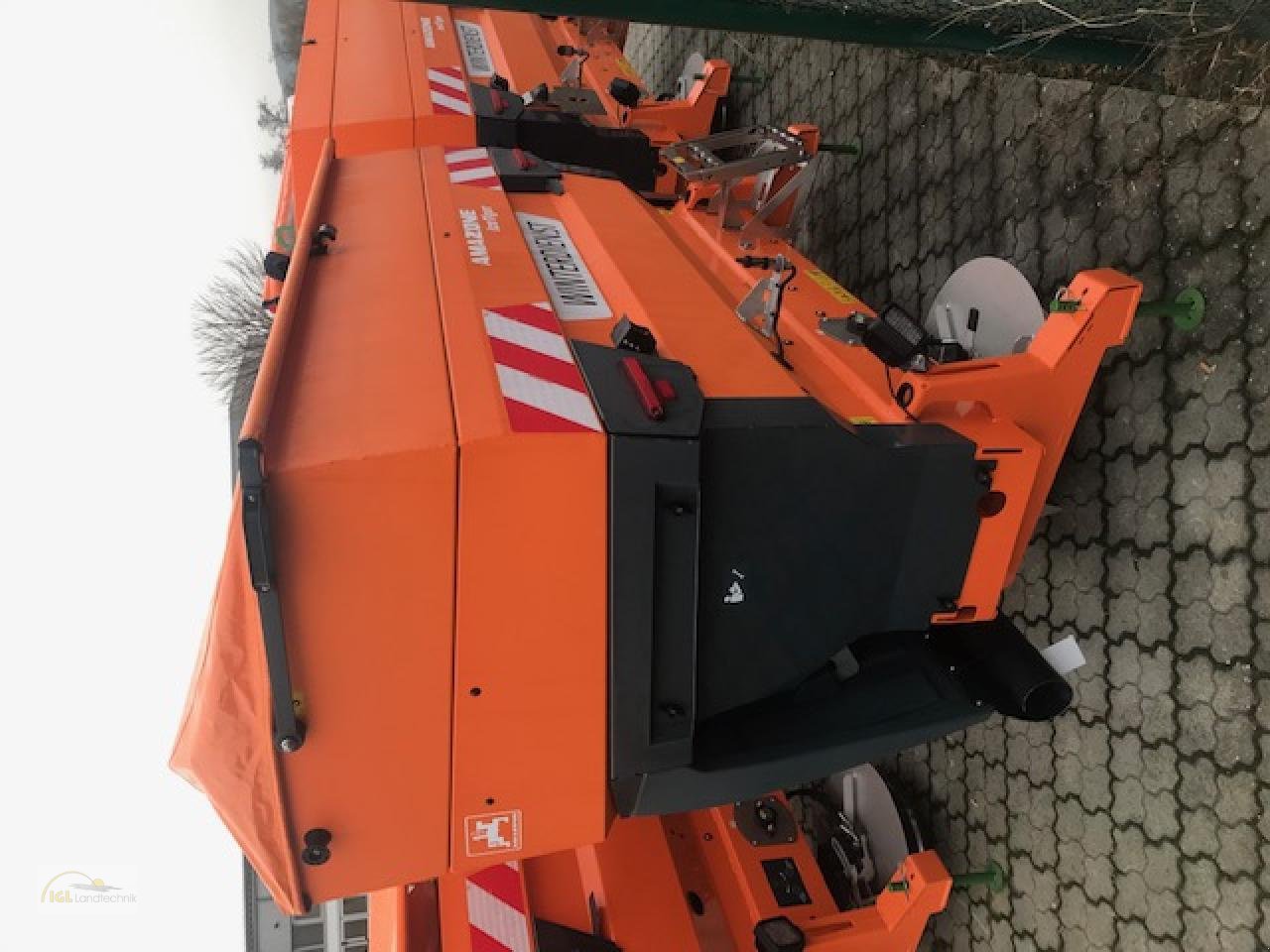 Sandstreuer & Salzstreuer van het type Amazone IceTiger Orange, Neumaschine in Pfreimd (Foto 2)