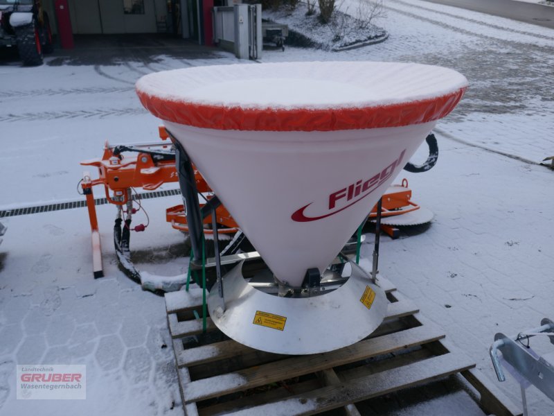 Sandstreuer & Salzstreuer of the type Fliegl Salzstreuer 400l, Neumaschine in Dorfen