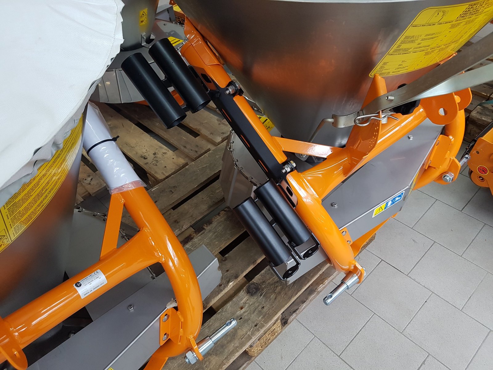 Sandstreuer & Salzstreuer del tipo Kubota P-Pro 300, Neumaschine en Olpe (Imagen 4)