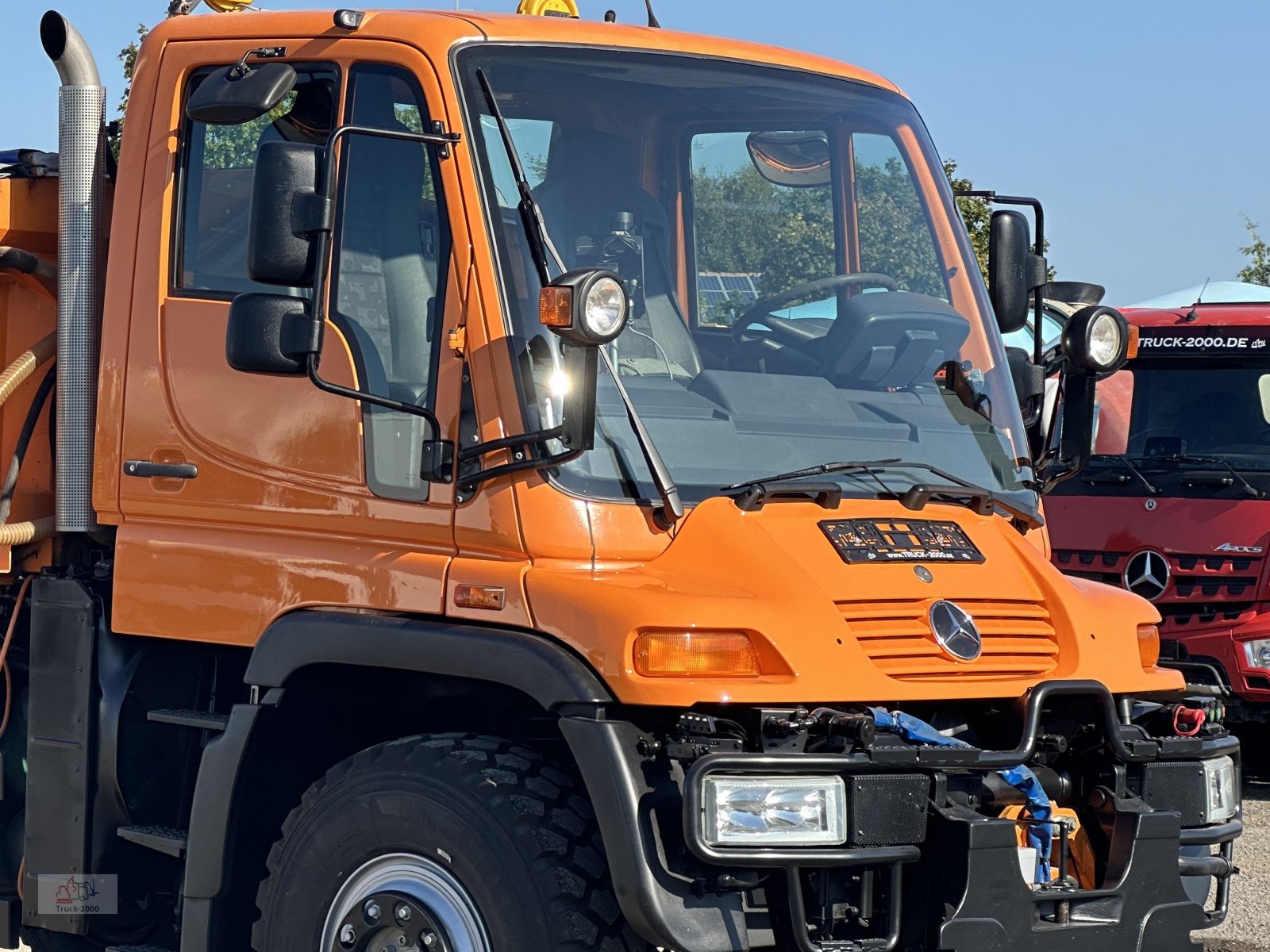 Sandstreuer & Salzstreuer des Typs Mercedes-Benz Unimog U 400, Gebrauchtmaschine in Sottrum (Bild 4)