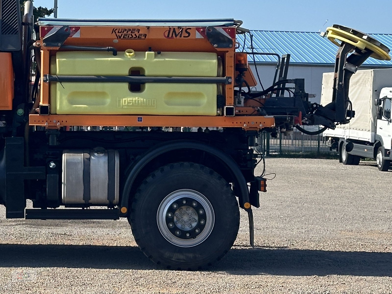 Sandstreuer & Salzstreuer des Typs Mercedes-Benz Unimog U 400, Gebrauchtmaschine in Sottrum (Bild 11)