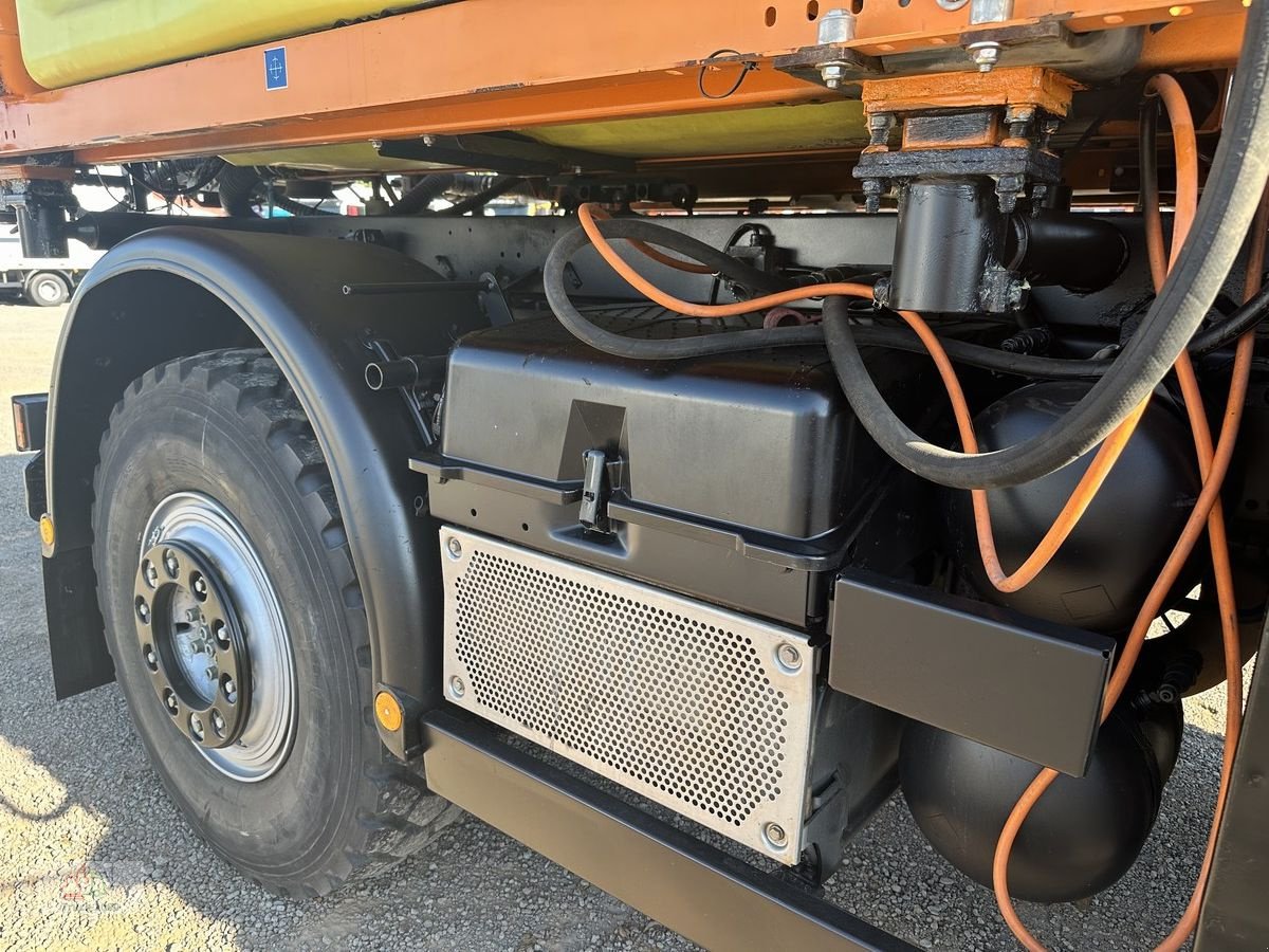 Sandstreuer & Salzstreuer des Typs Mercedes-Benz Unimog U 400, Gebrauchtmaschine in Sottrum (Bild 20)