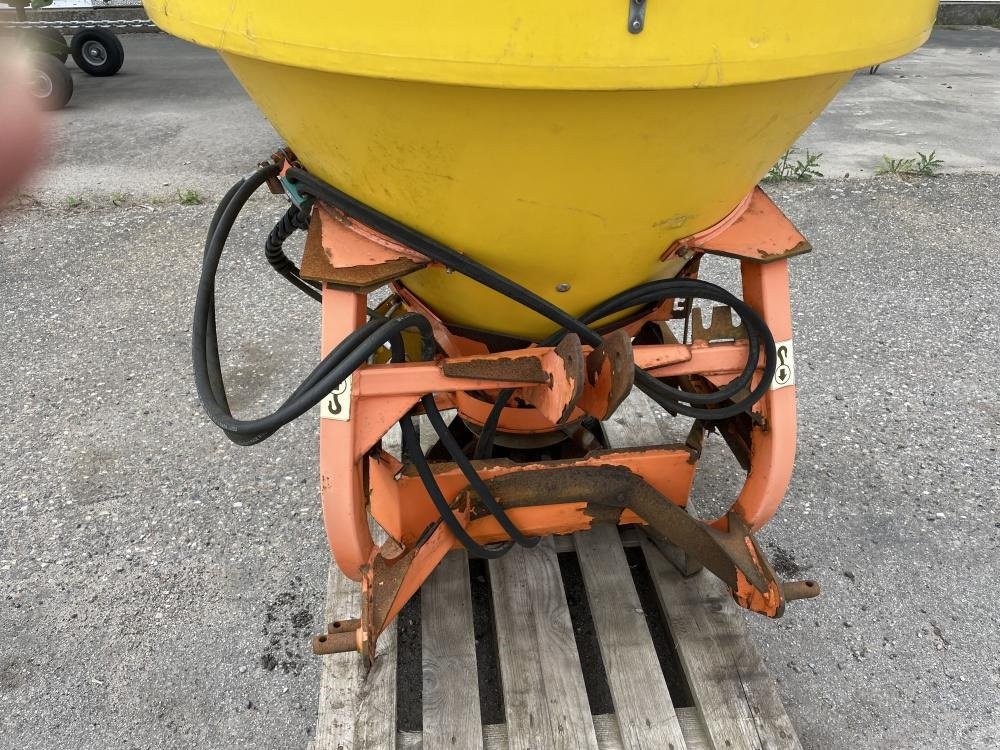 Sandstreuer & Salzstreuer του τύπου PRONAR Saltspreder PS-250 500 ltr. med olie-motor, Gebrauchtmaschine σε Dronninglund (Φωτογραφία 2)