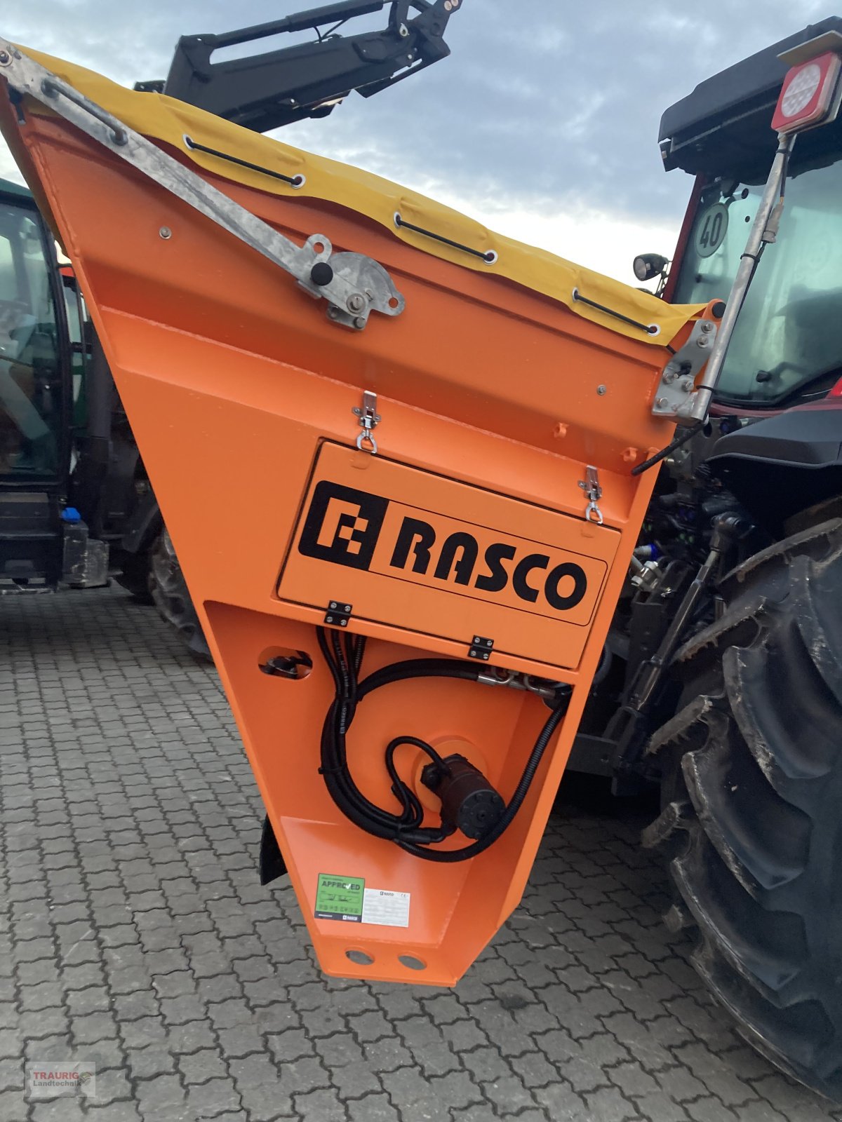 Sandstreuer & Salzstreuer van het type Rasco TRP 1,5, Neumaschine in Mainburg/Wambach (Foto 6)