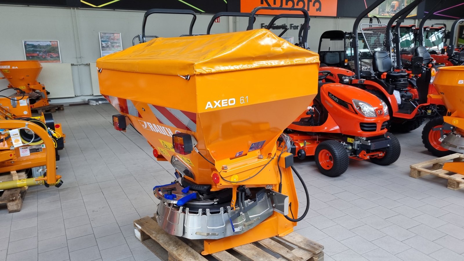 Sandstreuer & Salzstreuer van het type Rauch AXEO 6.1, Neumaschine in Olpe (Foto 1)