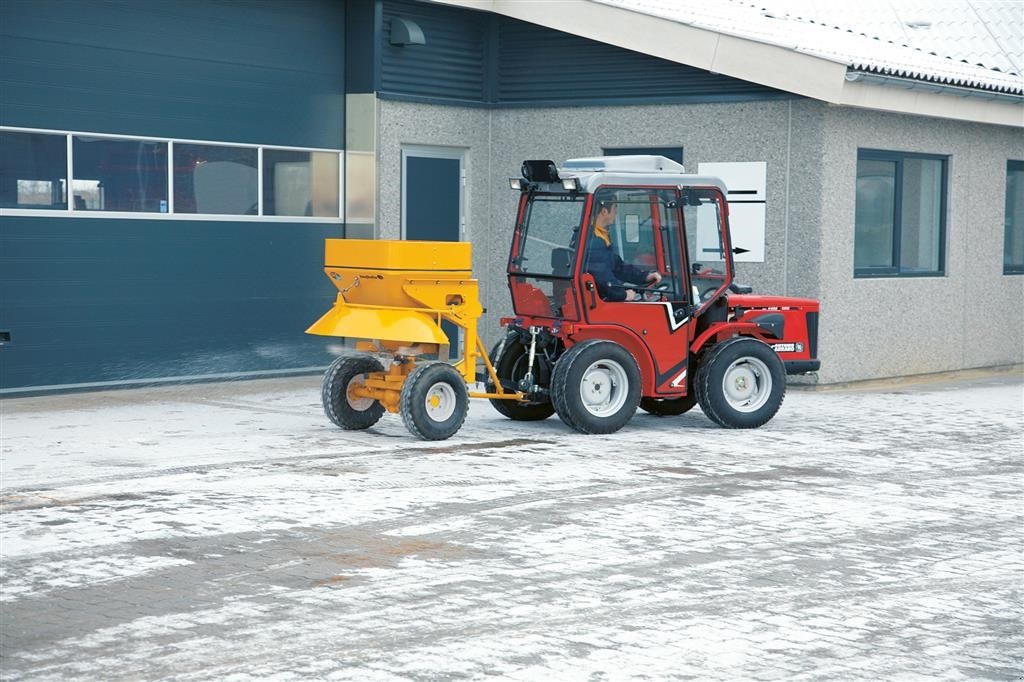 Sandstreuer & Salzstreuer от тип Sonstige S2 240 ltr.  Trail, Gebrauchtmaschine в Gjerlev J. (Снимка 2)