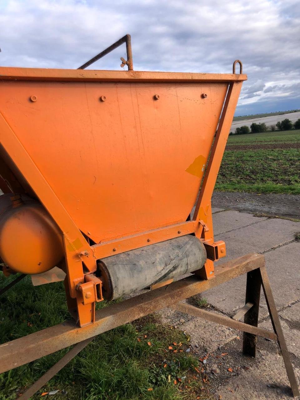 Sandstreuer & Salzstreuer of the type Sonstige Winterdienst Streuer Salz Sand Aufsatz, Gebrauchtmaschine in Könnern (Picture 4)