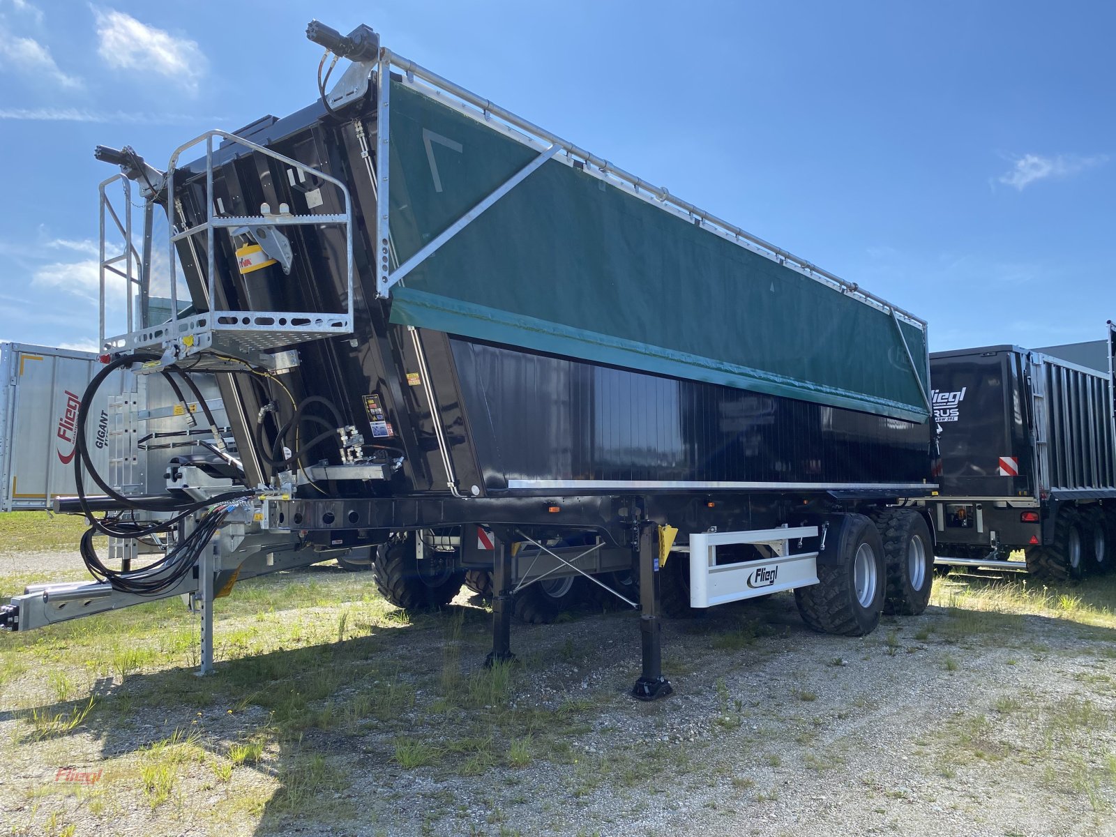 Sattelauflieger van het type Fliegl ZHKA 350, Gebrauchtmaschine in Mühldorf (Foto 1)