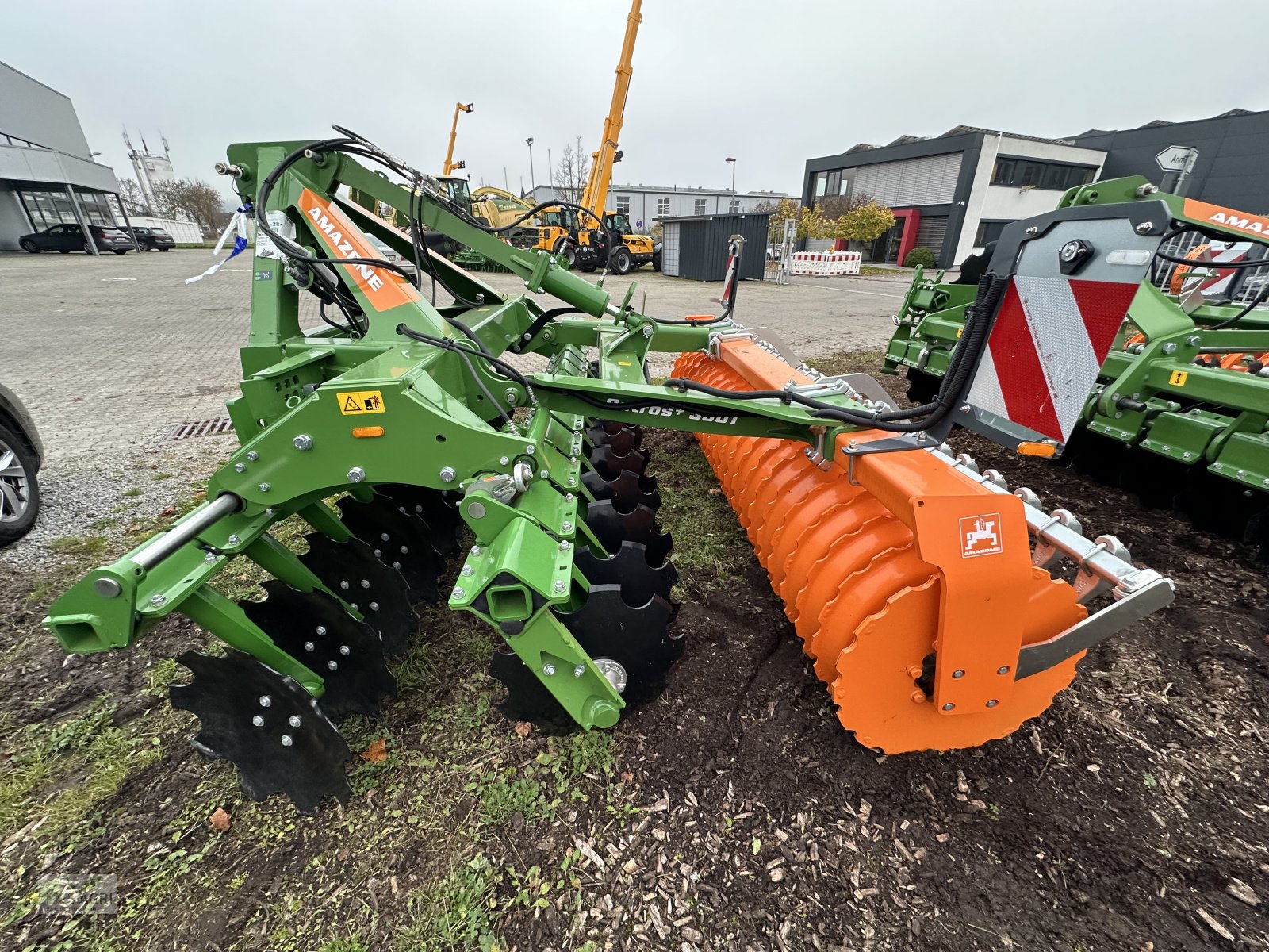 Scheibenegge of the type Amazone CATROS+ 3001, Neumaschine in Vöhringen (Picture 1)