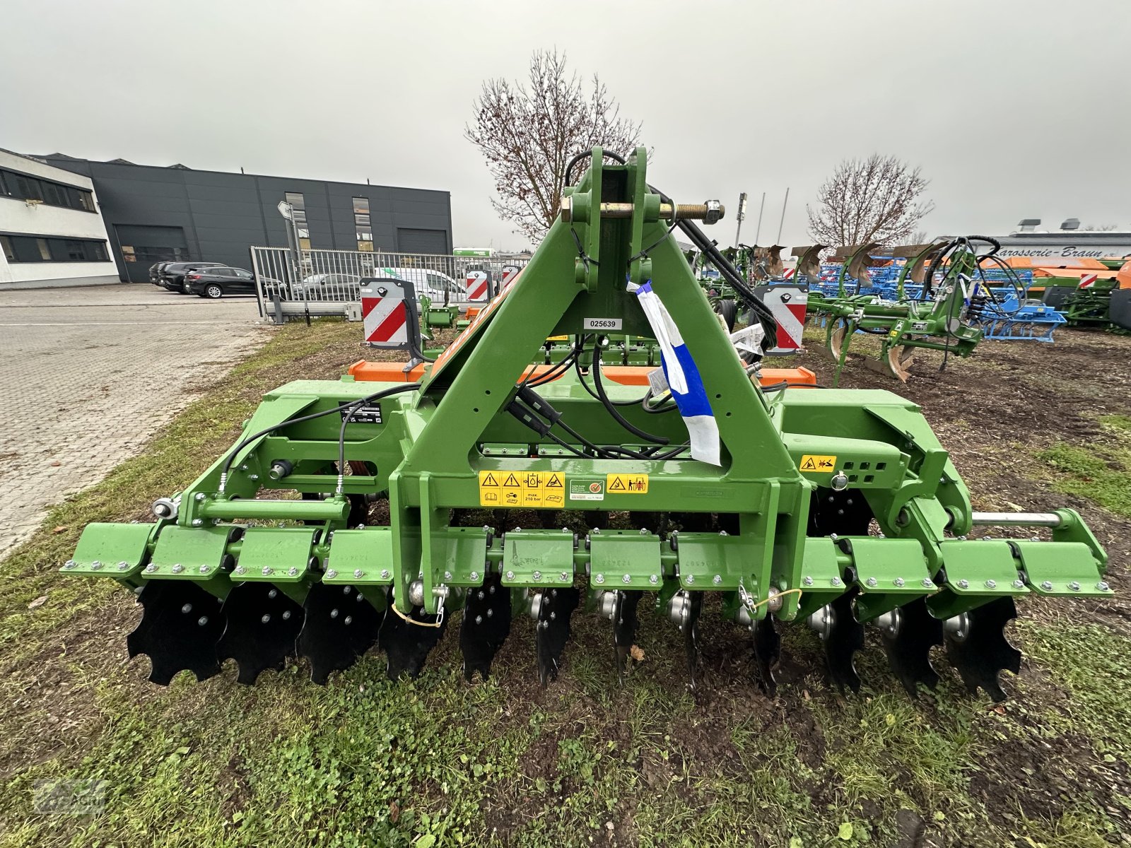 Scheibenegge of the type Amazone CATROS+ 3001, Neumaschine in Vöhringen (Picture 5)