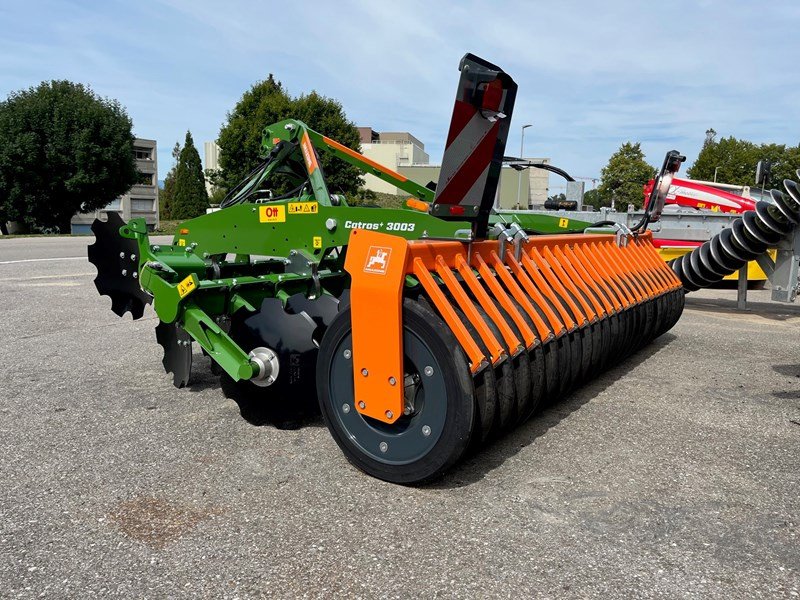 Scheibenegge of the type Amazone Catros+ 3003 special, Neumaschine in Domdidier (Picture 3)