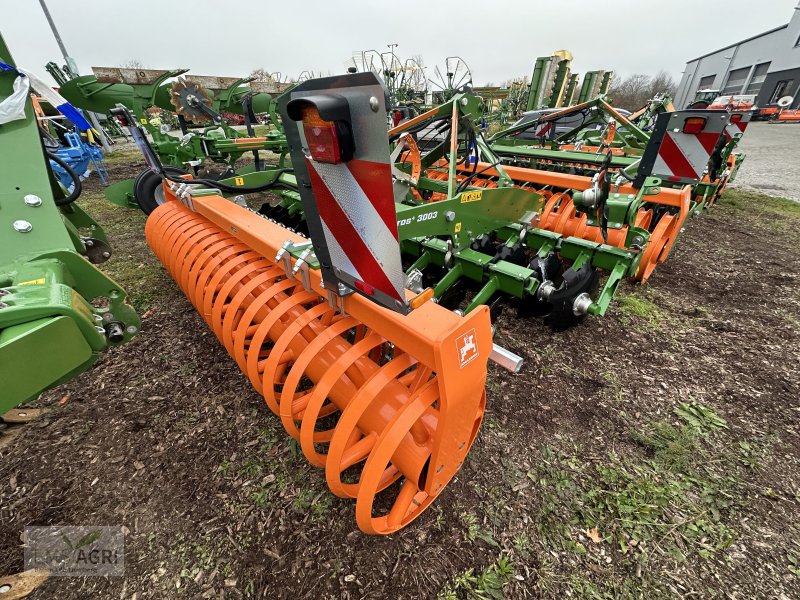 Scheibenegge des Typs Amazone CATROS+ 3003, Neumaschine in Vöhringen (Bild 1)