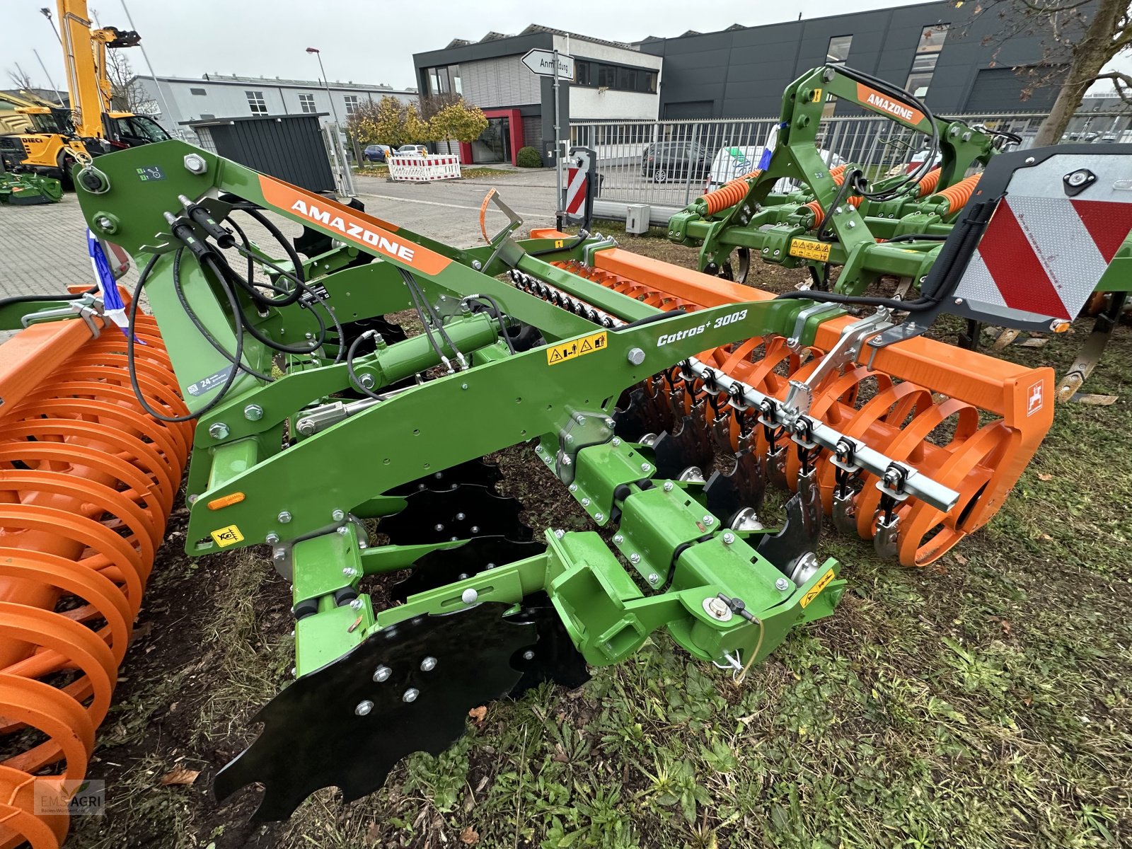 Scheibenegge of the type Amazone CATROS+ 3003, Neumaschine in Vöhringen (Picture 3)