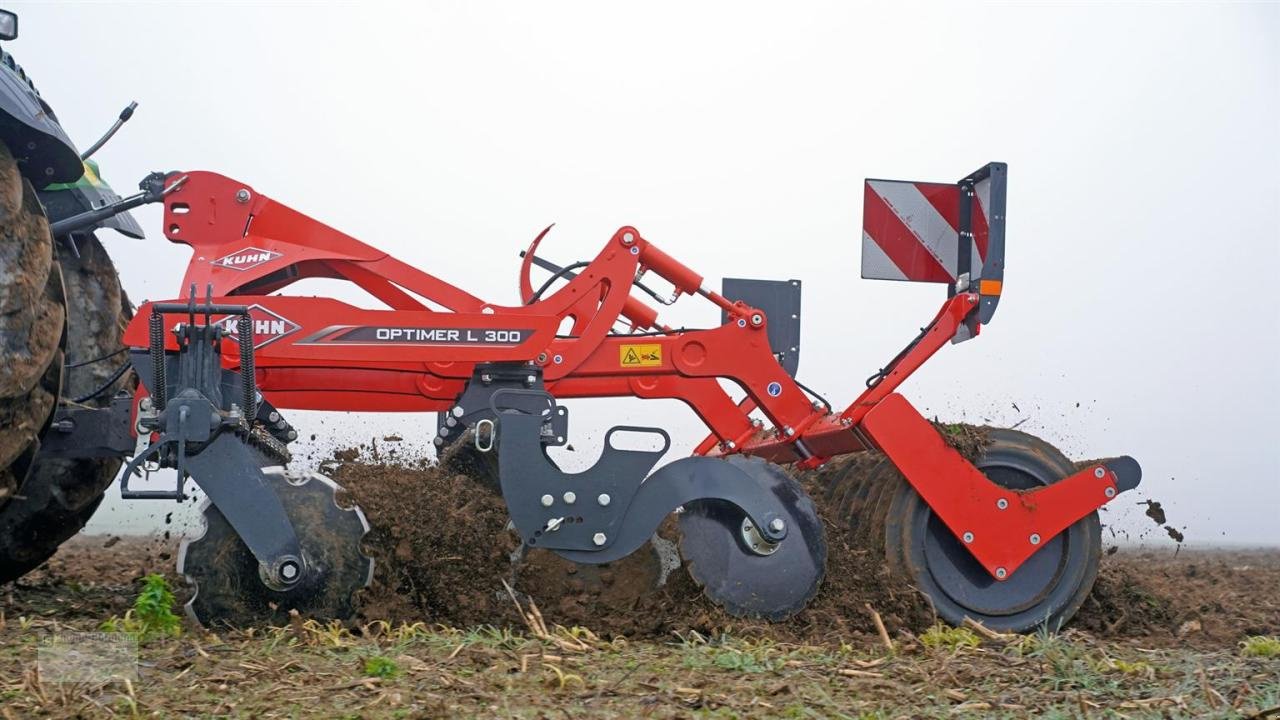 Scheibenegge of the type Kuhn Optimer L300, Neumaschine in Prüm (Picture 1)