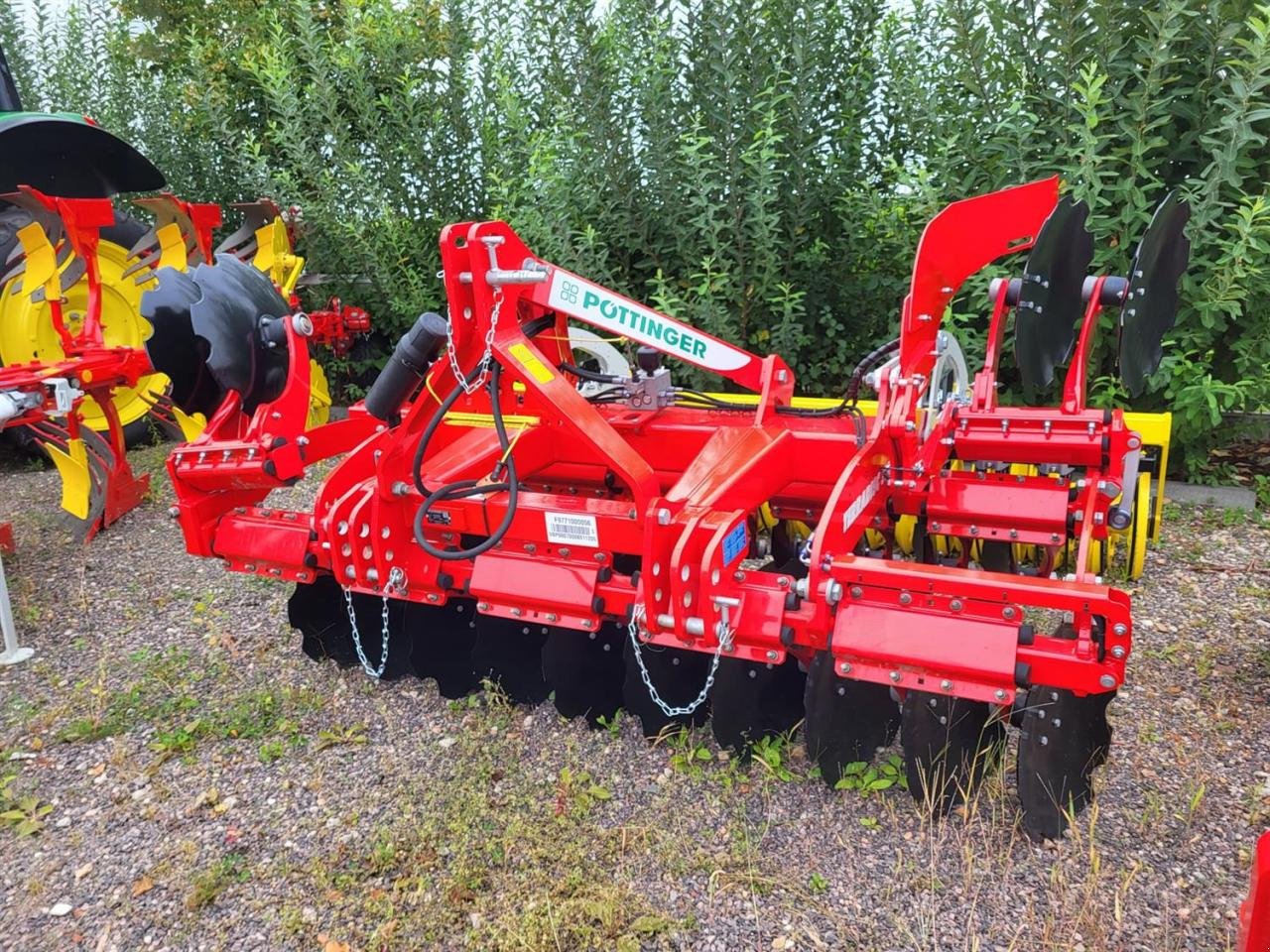 Scheibenegge of the type Pöttinger Terradisc 3001, Neumaschine in Niederkirchen (Picture 3)