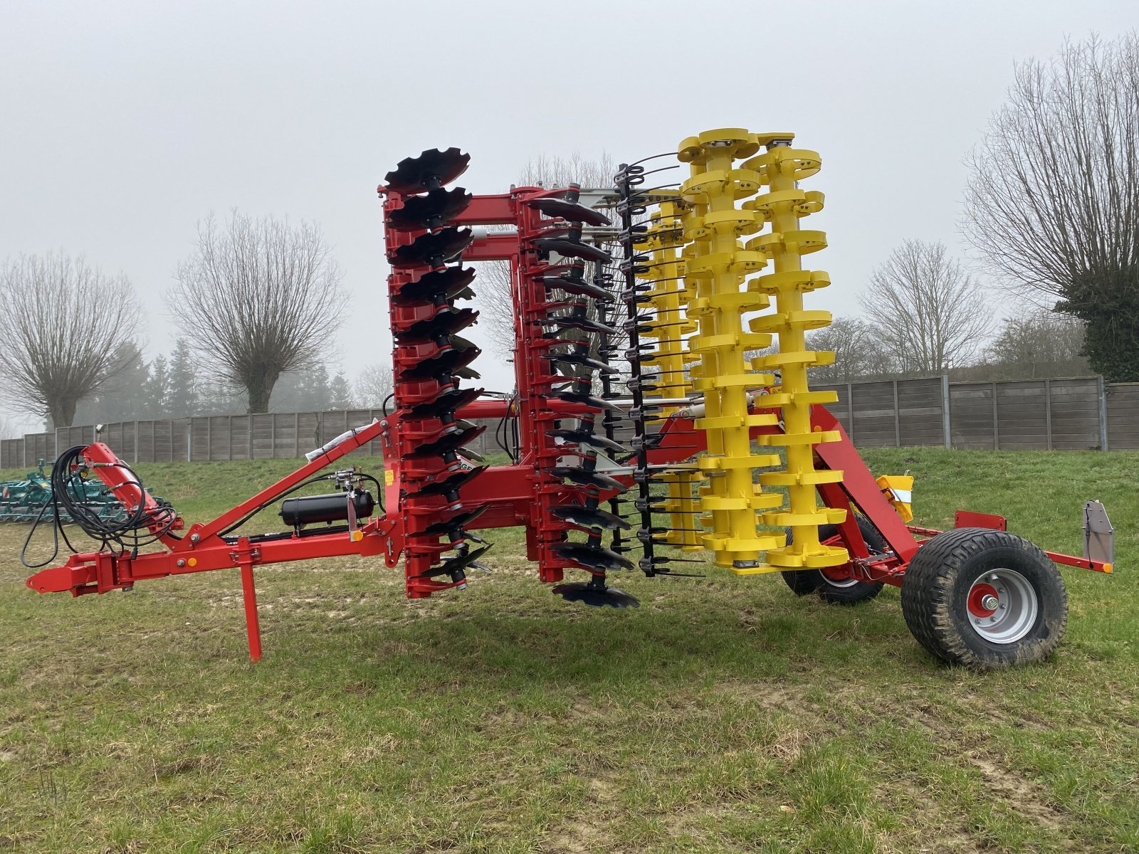 Scheibenegge van het type Pöttinger Terradisc 6001 T, Neumaschine in Klempau (Foto 7)