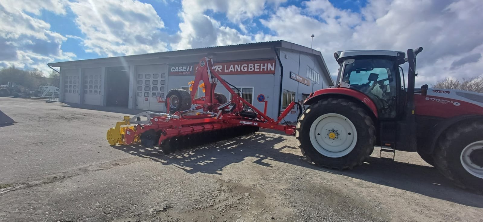 Scheibenegge van het type Pöttinger Terradisc 6001 T, Neumaschine in Klempau (Foto 9)