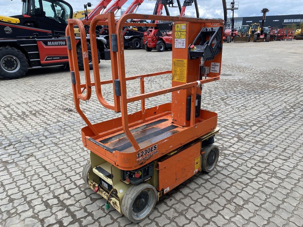 Scherenarbeitsbühne du type JLG 1230ES, Gebrauchtmaschine en Skive (Photo 4)