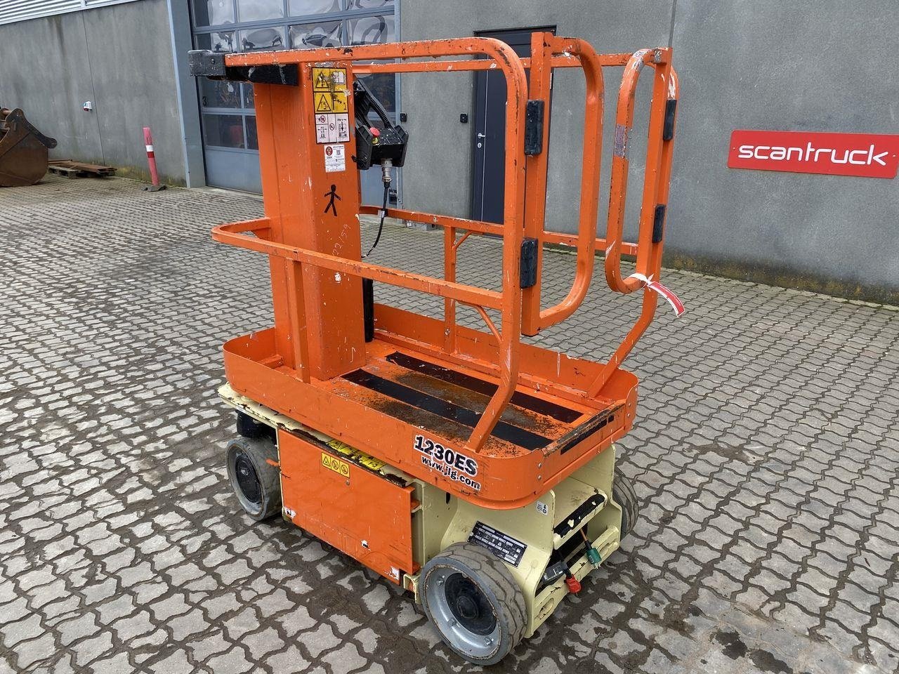 Scherenarbeitsbühne del tipo JLG 1230ES, Gebrauchtmaschine en Skive (Imagen 2)