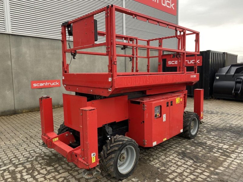 Scherenarbeitsbühne van het type Manitou 100SC, Gebrauchtmaschine in Skive (Foto 1)