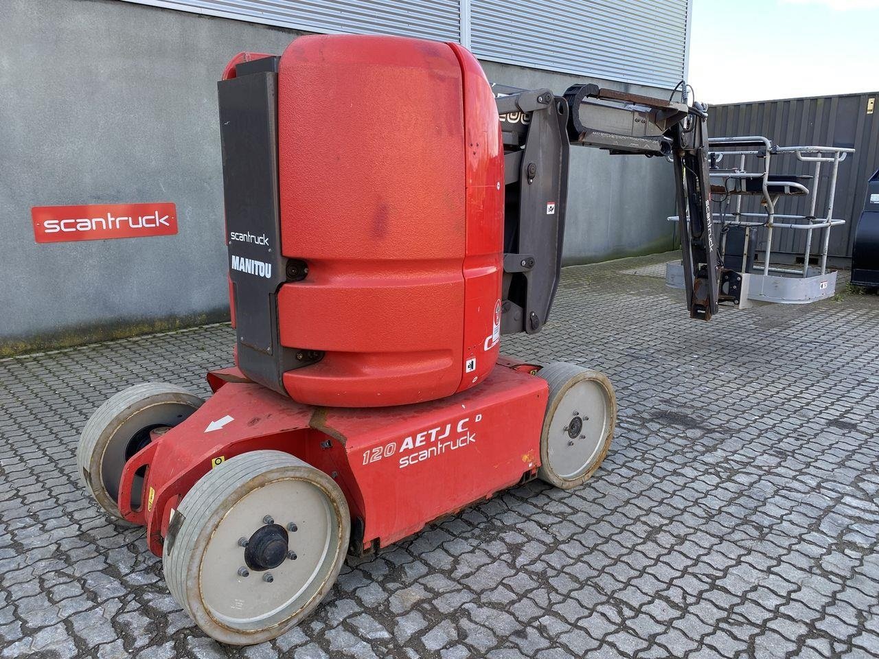 Scherenarbeitsbühne of the type Manitou 120AETJ-COMPACT 3D, Gebrauchtmaschine in Skive (Picture 1)