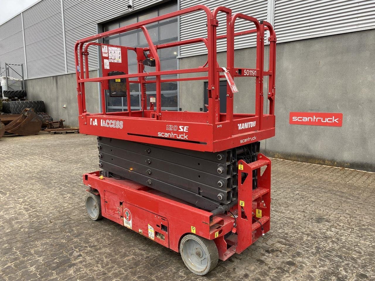 Scherenarbeitsbühne du type Manitou 120SE, Gebrauchtmaschine en Skive (Photo 2)