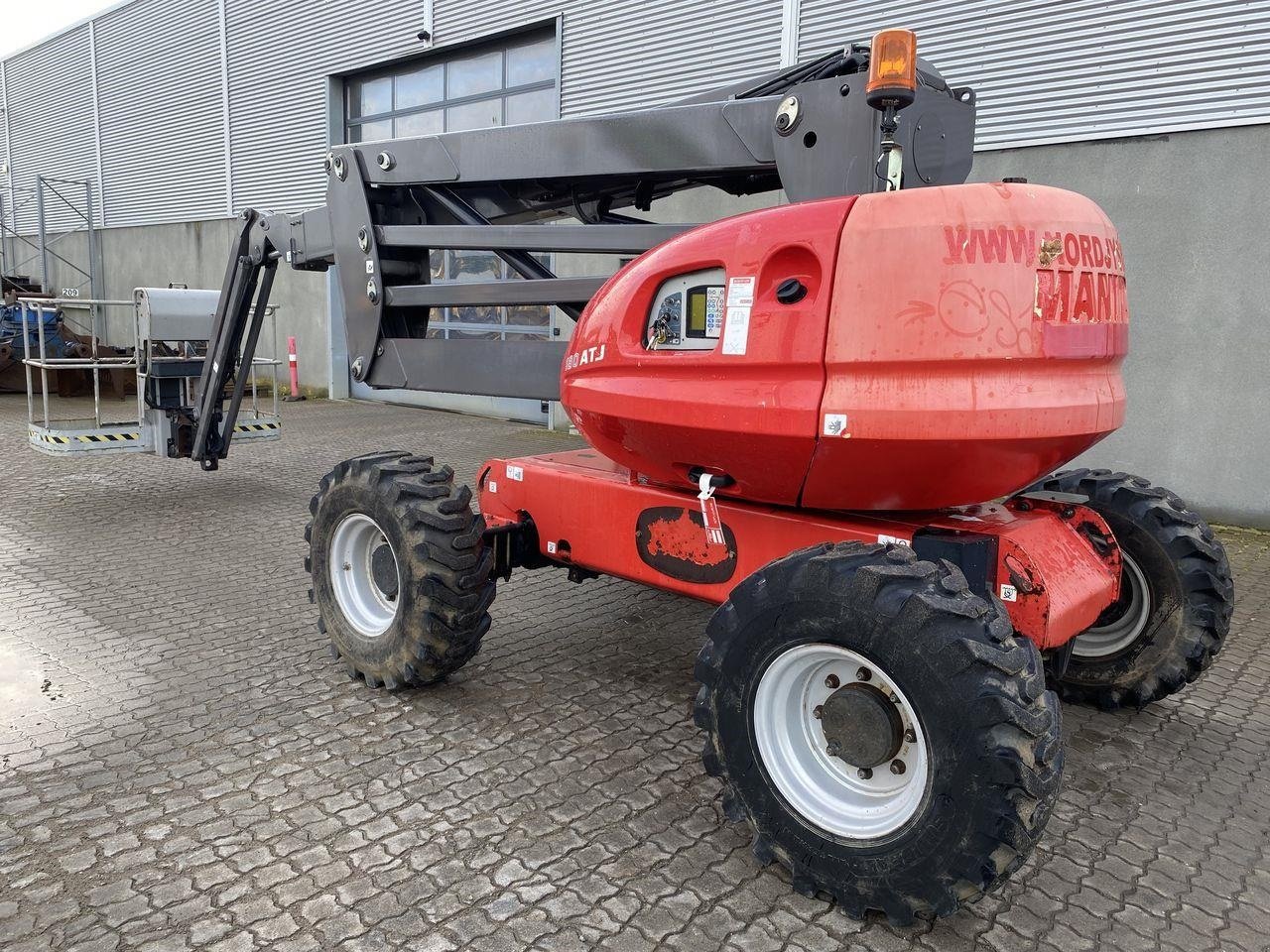 Scherenarbeitsbühne du type Manitou 180ATJ 2 RC, Gebrauchtmaschine en Skive (Photo 2)