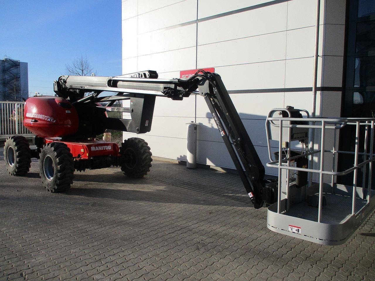 Scherenarbeitsbühne du type Manitou 180ATJ 2 RC, Gebrauchtmaschine en Skive (Photo 2)