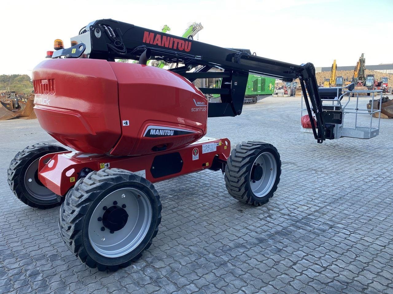 Scherenarbeitsbühne du type Manitou 180ATJ RC 4RD ST5, Gebrauchtmaschine en Skive (Photo 4)