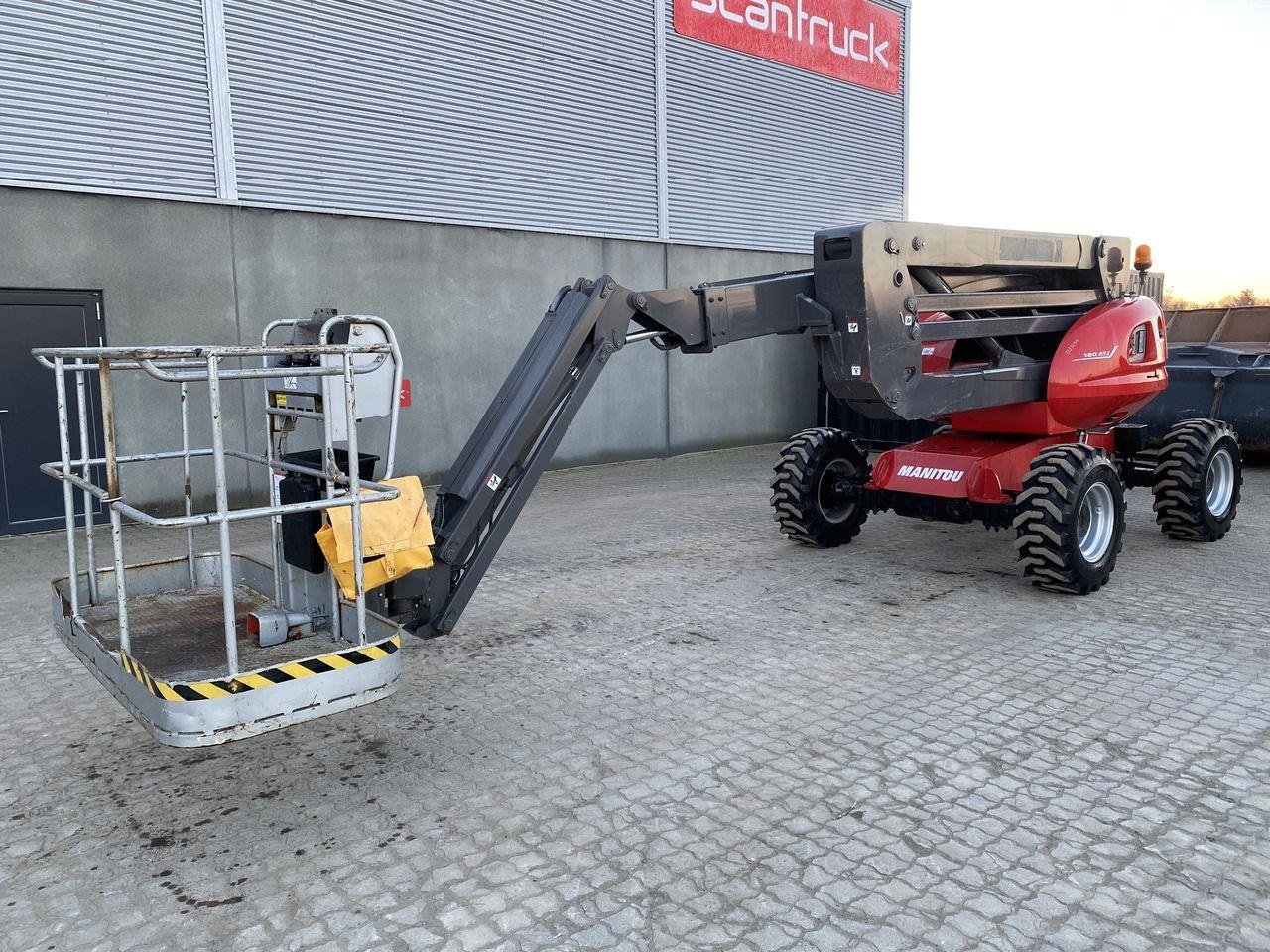 Scherenarbeitsbühne du type Manitou 180ATJ RC, Gebrauchtmaschine en Skive (Photo 1)