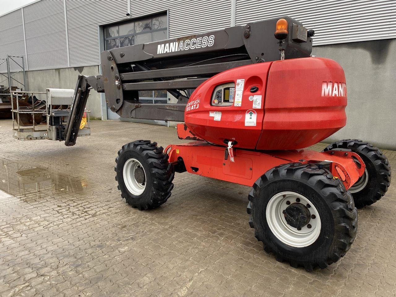 Scherenarbeitsbühne del tipo Manitou 180ATJ RC, Gebrauchtmaschine In Skive (Immagine 2)