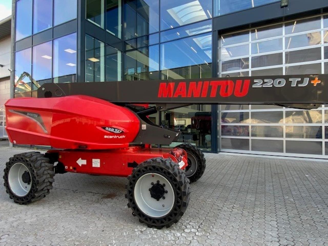 Scherenarbeitsbühne del tipo Manitou 200TJ+, Gebrauchtmaschine In Skive (Immagine 2)