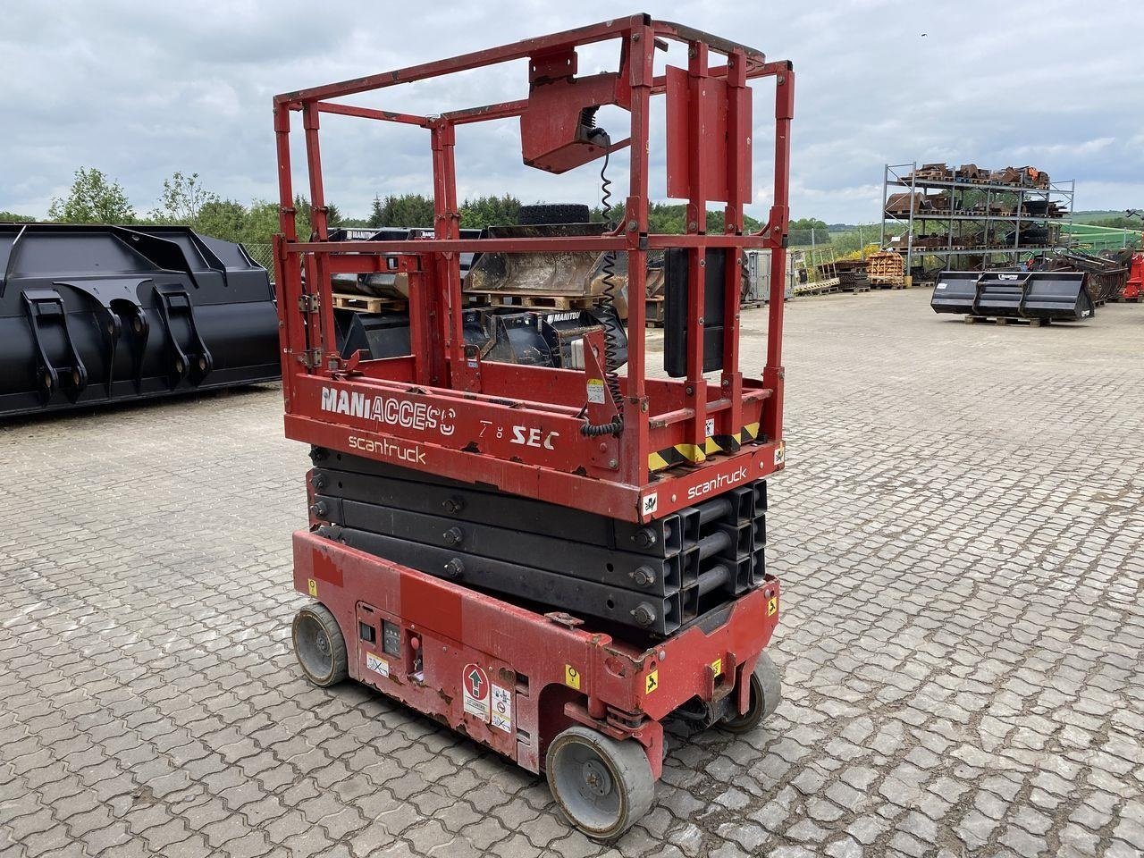 Scherenarbeitsbühne du type Manitou 78SEC, Gebrauchtmaschine en Skive (Photo 5)