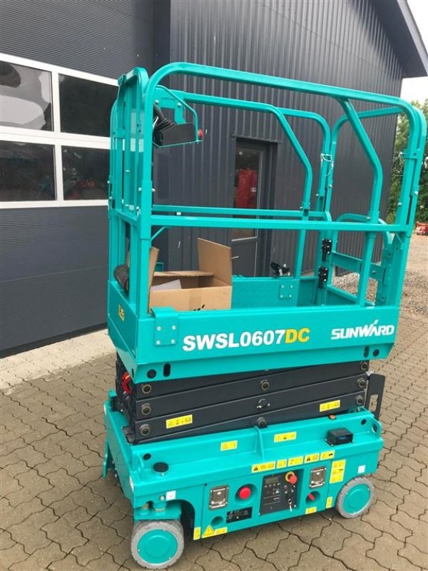 Scherenarbeitsbühne от тип Sunward Sunward 6 meter fabriksny saxlift personlift, Gebrauchtmaschine в Vinderup (Снимка 6)