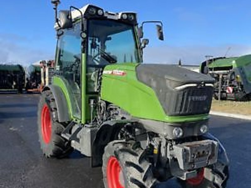 Schmalspurtraktor of the type Fendt 210 V, Gebrauchtmaschine in Carcassonne (Picture 1)