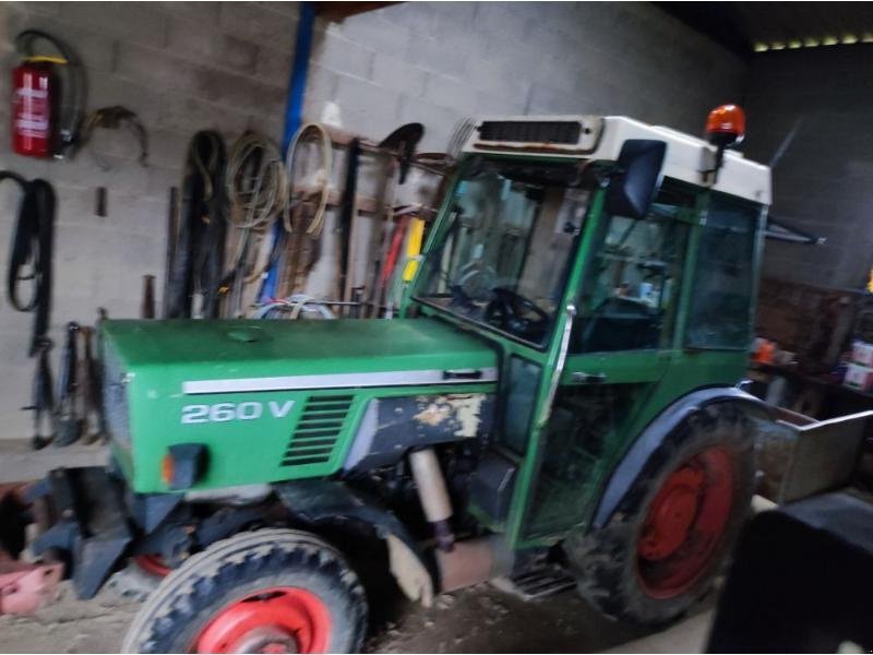 Schmalspurtraktor tip Fendt 260V, Gebrauchtmaschine in ANTIGNY (Poză 1)