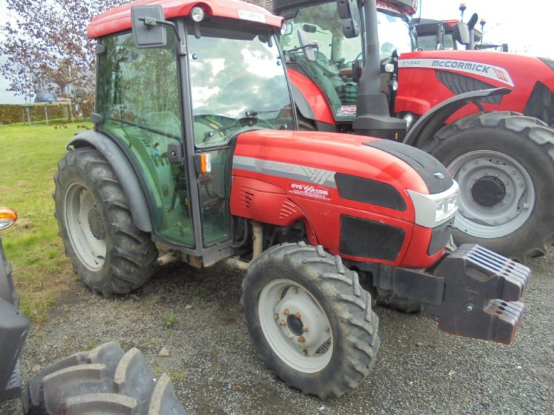 Schmalspurtraktor van het type McCormick F90, Gebrauchtmaschine in AUTHON (Foto 1)