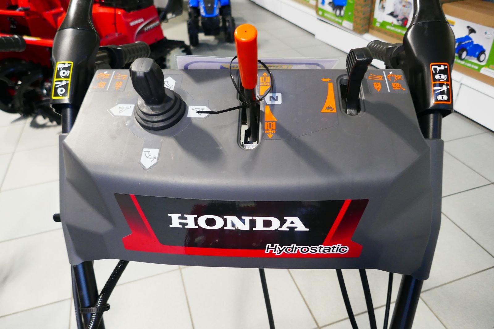 Schneefräse des Typs Honda HSS 760A W, Gebrauchtmaschine in Villach (Bild 7)