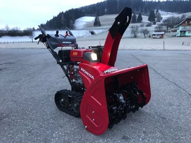 Schneefräse от тип Honda Schneefräse HSS1380ATD Raupenantrieb 81cm 11,8PS, Neumaschine в Tamsweg (Снимка 1)