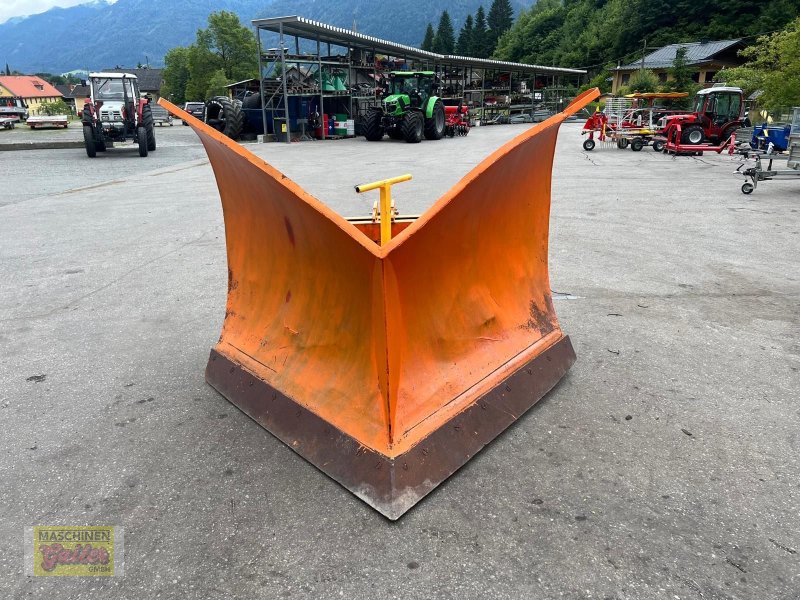 Schneepflug del tipo Kahlbacher Spitzpflug mit Dreipunkt-Anbaubock, Gebrauchtmaschine en Kötschach (Imagen 1)