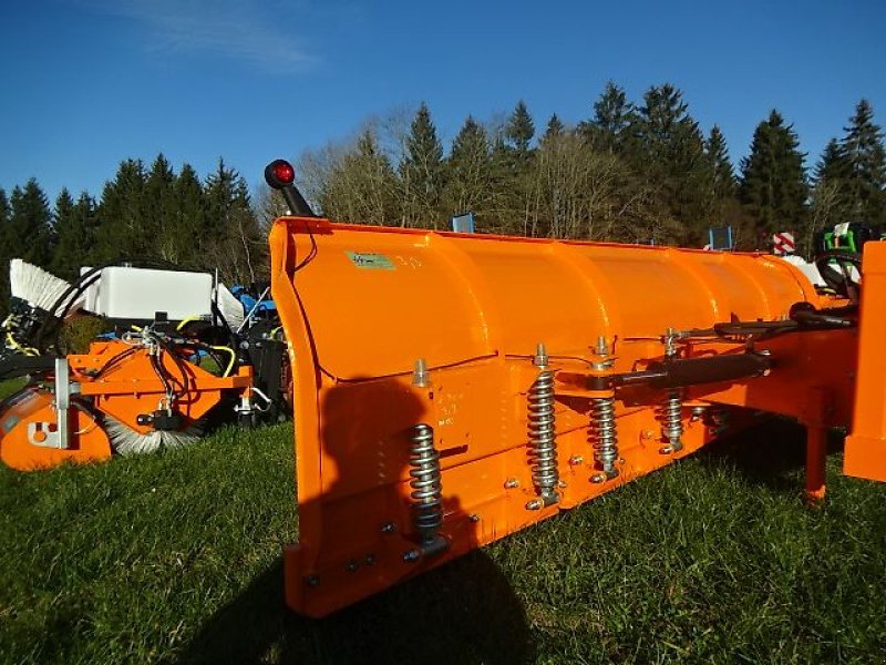 Schneepflug des Typs M&H 3,3 Meter- NEU- SP-330 - Schneeschild- Schneepflug - Schwere Ausführung- hydraulisch schwenkbar, Neumaschine in Neureichenau (Bild 5)