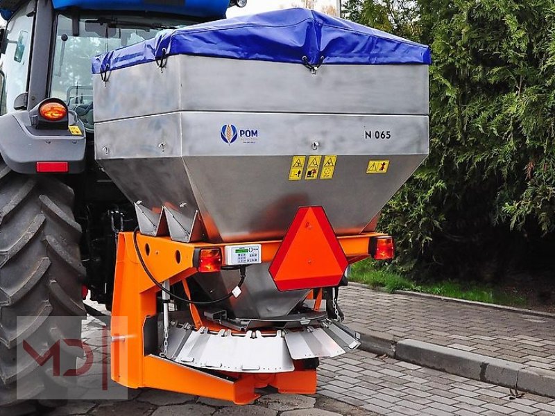 Schneepflug van het type MD Landmaschinen POM Salzstreuer N 065, Neumaschine in Zeven