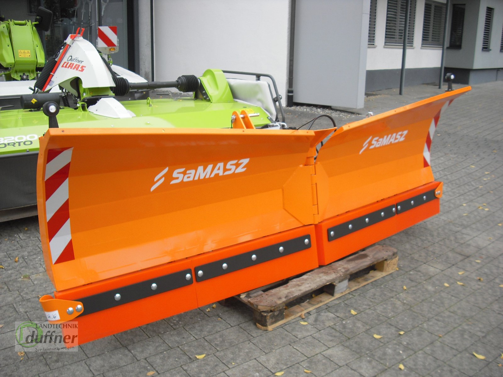 Schneepflug des Typs SaMASZ PSV 301 K, Neumaschine in Hohentengen (Bild 2)