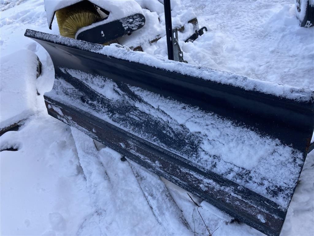 Schneepflug Türe ait Stiga Park 120 cm med Gummiskær, Gebrauchtmaschine içinde Roskilde (resim 1)