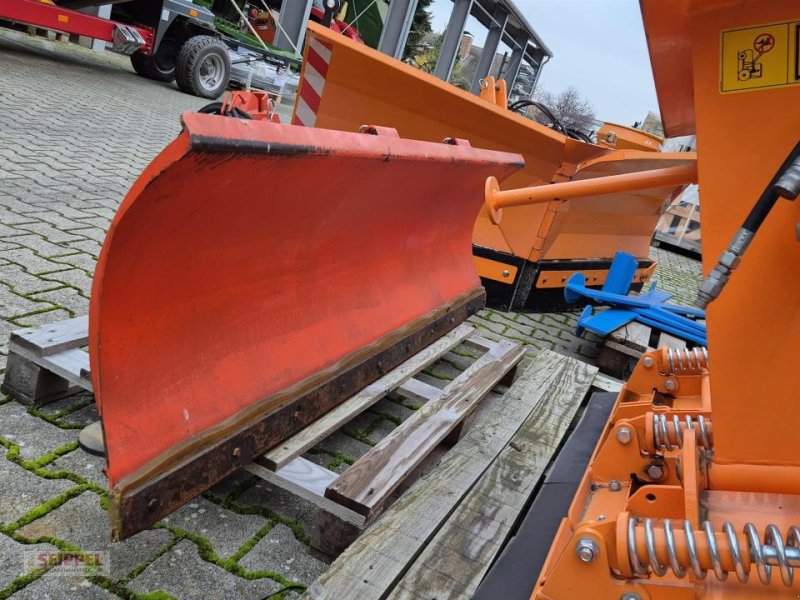 Schneeräumschild of the type Kubota Kubota 1800mm Kuppeldreieck, Neumaschine in Groß-Umstadt (Picture 1)