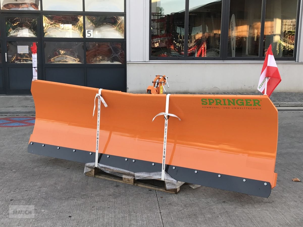 Schneeräumschild des Typs Springer Schneepflug SPC 3101, Neumaschine in Burgkirchen (Bild 1)